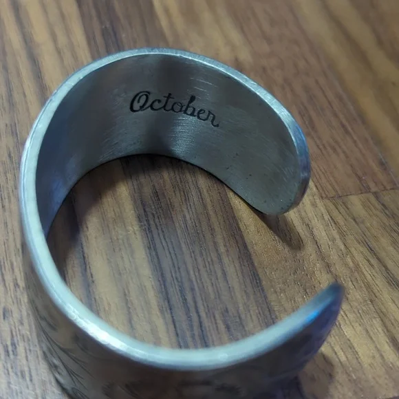 Salisbury pewter cuff bracelet October flowers cosmos silver tone - Picture 3 of 9